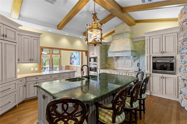 5 Decatur Avenue, Jamestown, RI 02835