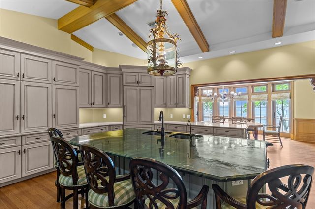 5 Decatur Avenue, Jamestown, RI 02835