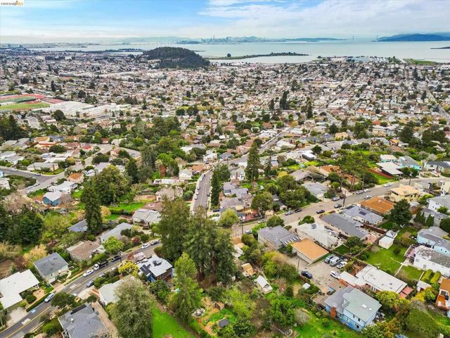 7603 7603 Terrace Dr, El Cerrito, CA 94530