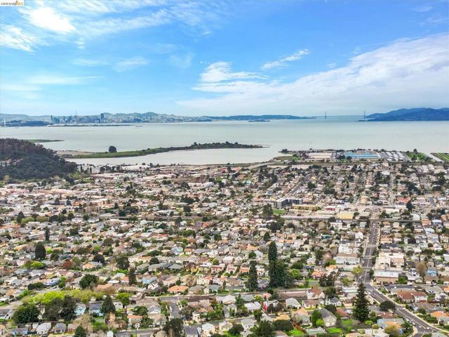 7603 7603 Terrace Dr, El Cerrito, CA 94530