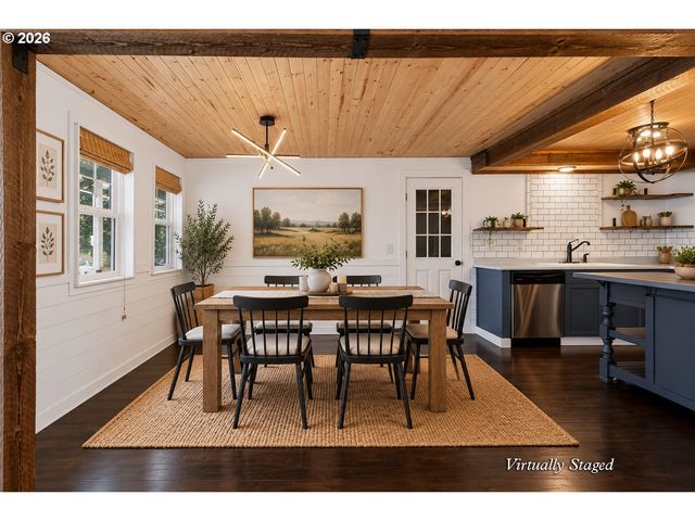 610 Se ELM St, Dundee, OR 97115