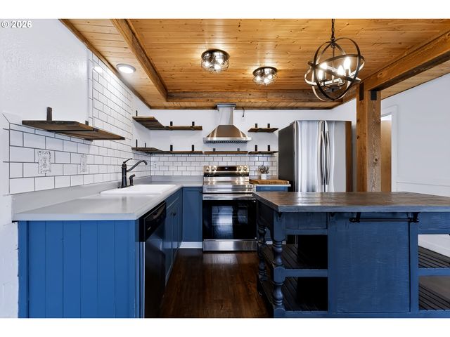 610 Se ELM St, Dundee, OR 97115