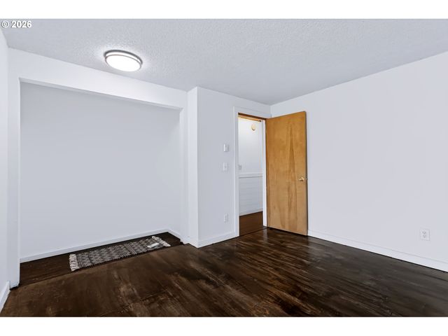 610 Se ELM St, Dundee, OR 97115