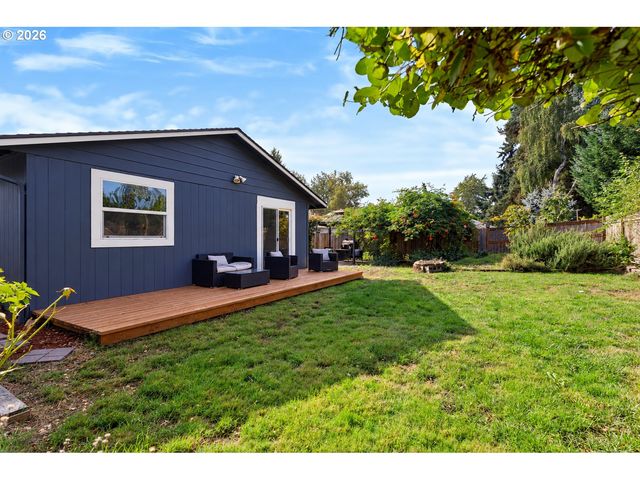 610 Se ELM St, Dundee, OR 97115