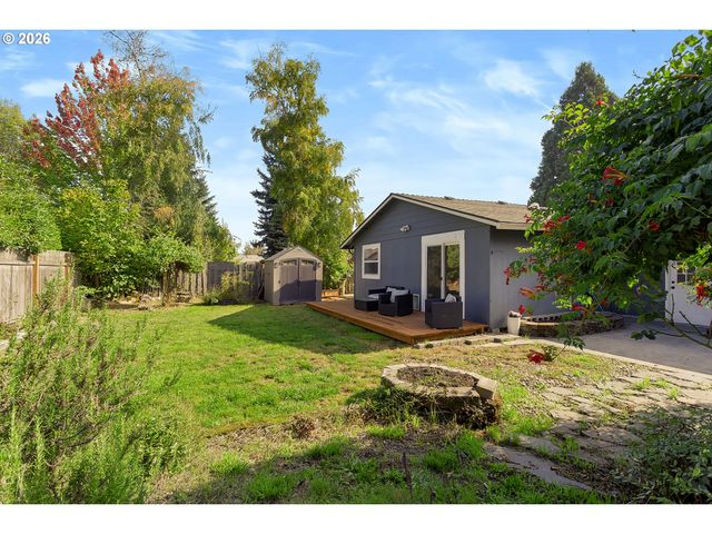 610 Se ELM St, Dundee, OR 97115