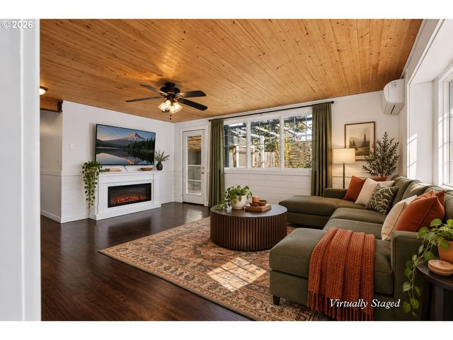 610 Se ELM St, Dundee, OR 97115