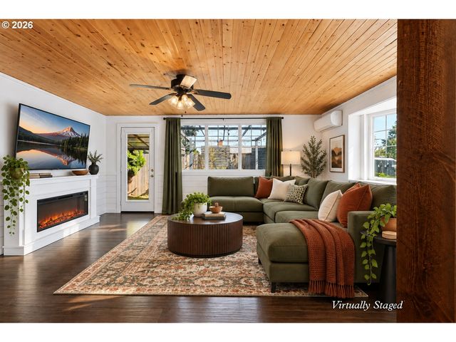 610 Se ELM St, Dundee, OR 97115