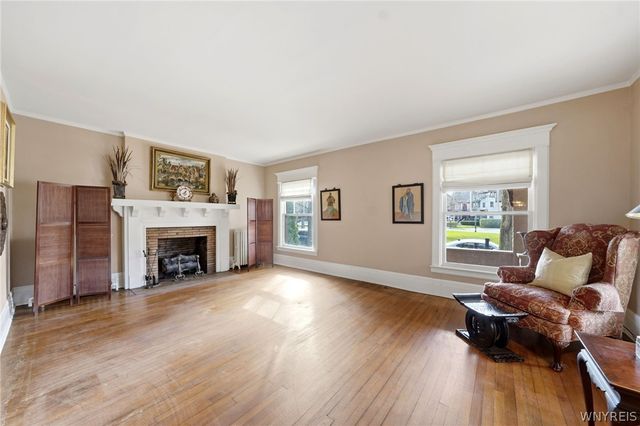 82 Bidwell Parkway, Buffalo, NY 14222