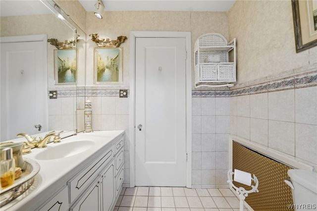 82 Bidwell Parkway, Buffalo, NY 14222
