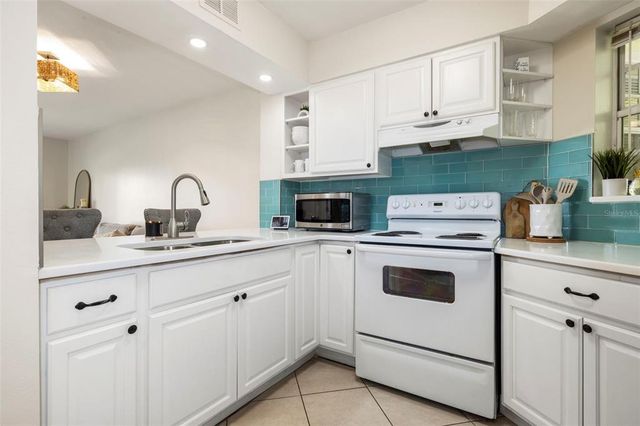 6915 STONES THROW CIRCLE N 3104, St Petersburg, FL 33710