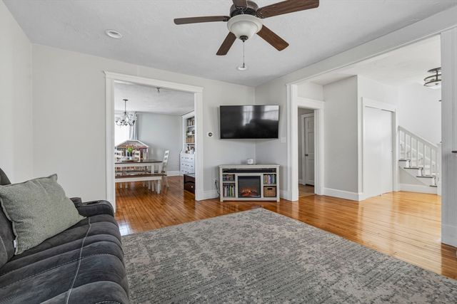 173 Greenmont Ave, Dracut, MA 01826