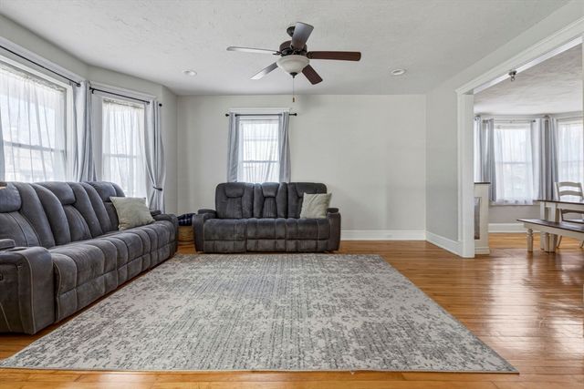 173 Greenmont Ave, Dracut, MA 01826