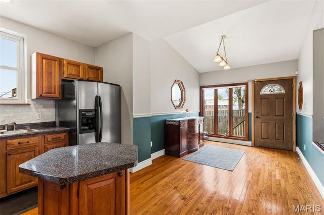 2011 Victor Street, St Louis, MO 63104