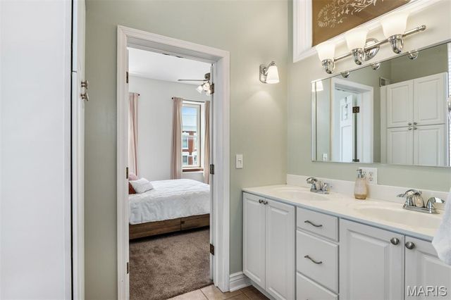 2011 Victor Street, St Louis, MO 63104