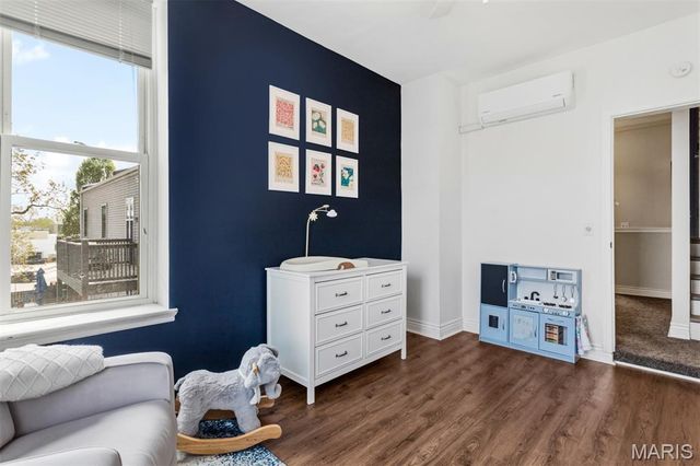 2011 Victor Street, St Louis, MO 63104