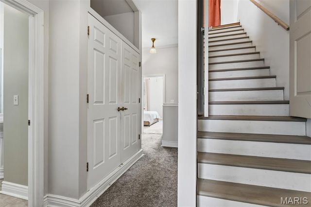 2011 Victor Street, St Louis, MO 63104