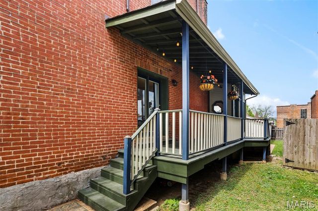 2011 Victor Street, St Louis, MO 63104