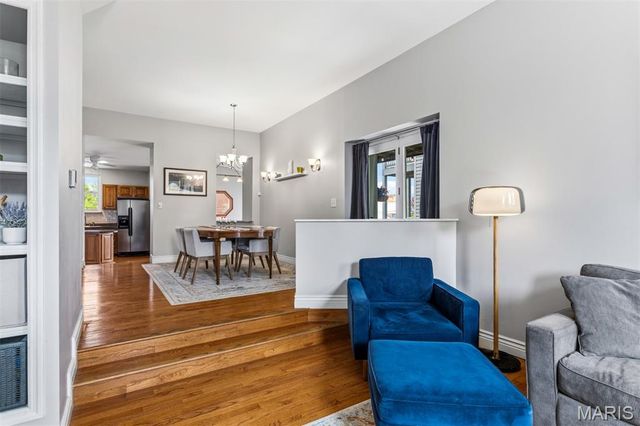 2011 Victor Street, St Louis, MO 63104