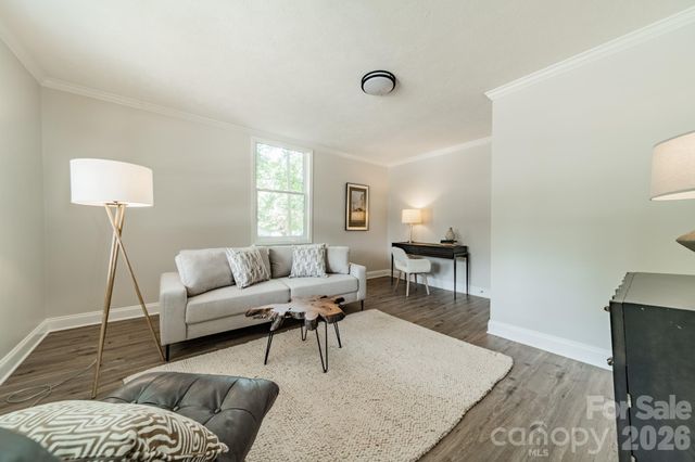 1002 W 2nd Avenue, Gastonia, NC 28052