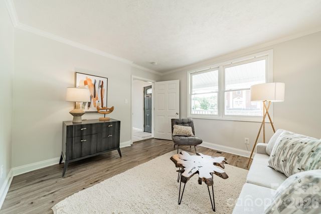1002 W 2nd Avenue, Gastonia, NC 28052
