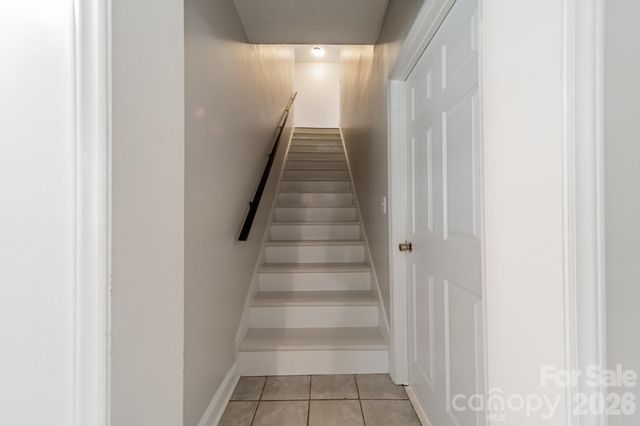 1002 W 2nd Avenue, Gastonia, NC 28052