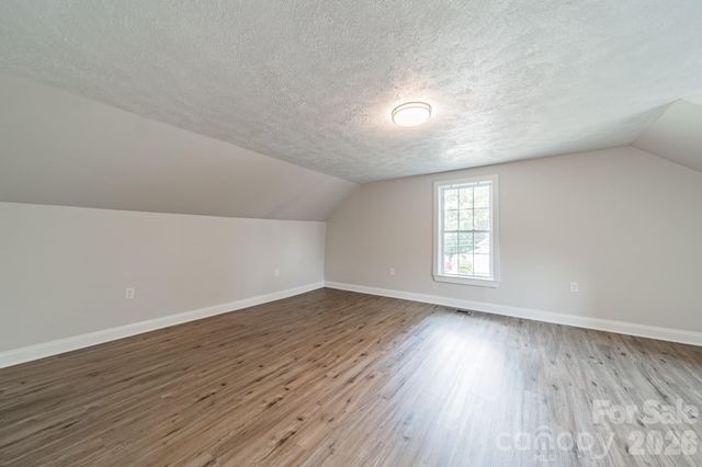 1002 W 2nd Avenue, Gastonia, NC 28052
