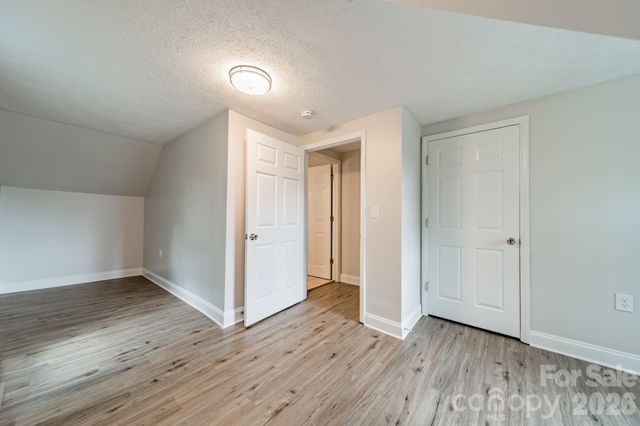 1002 W 2nd Avenue, Gastonia, NC 28052