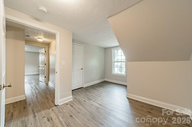 1002 W 2nd Avenue, Gastonia, NC 28052