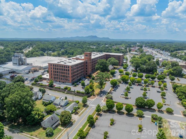 1002 W 2nd Avenue, Gastonia, NC 28052