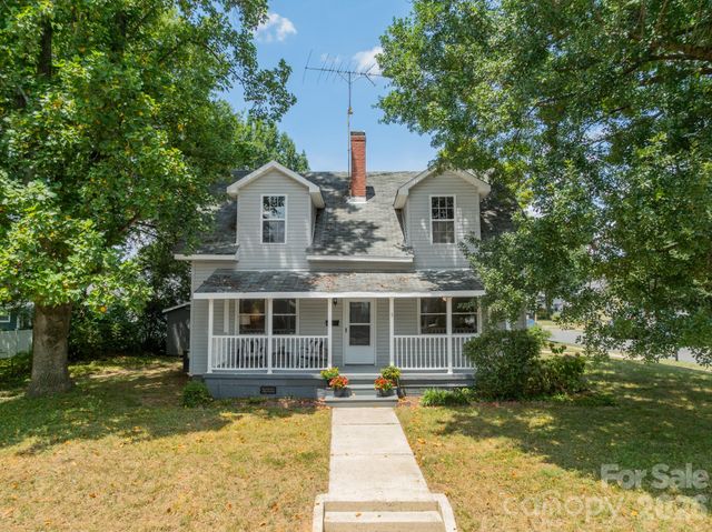 1002 W 2nd Avenue, Gastonia, NC 28052