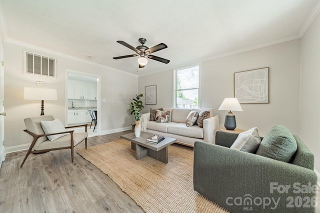1002 W 2nd Avenue, Gastonia, NC 28052