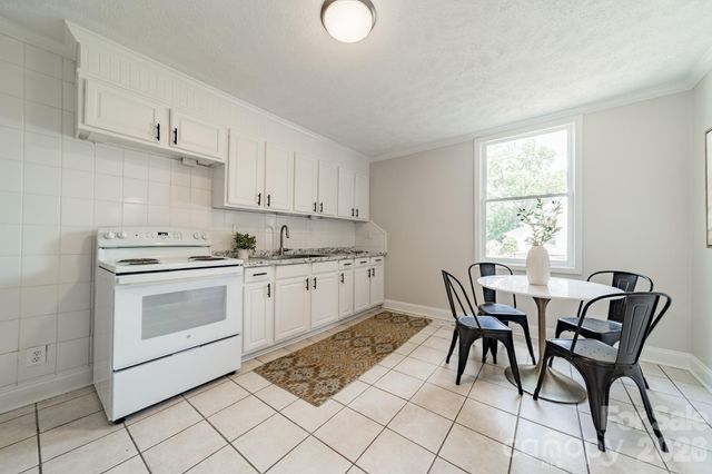 1002 W 2nd Avenue, Gastonia, NC 28052