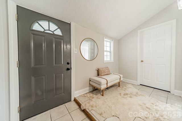 1002 W 2nd Avenue, Gastonia, NC 28052