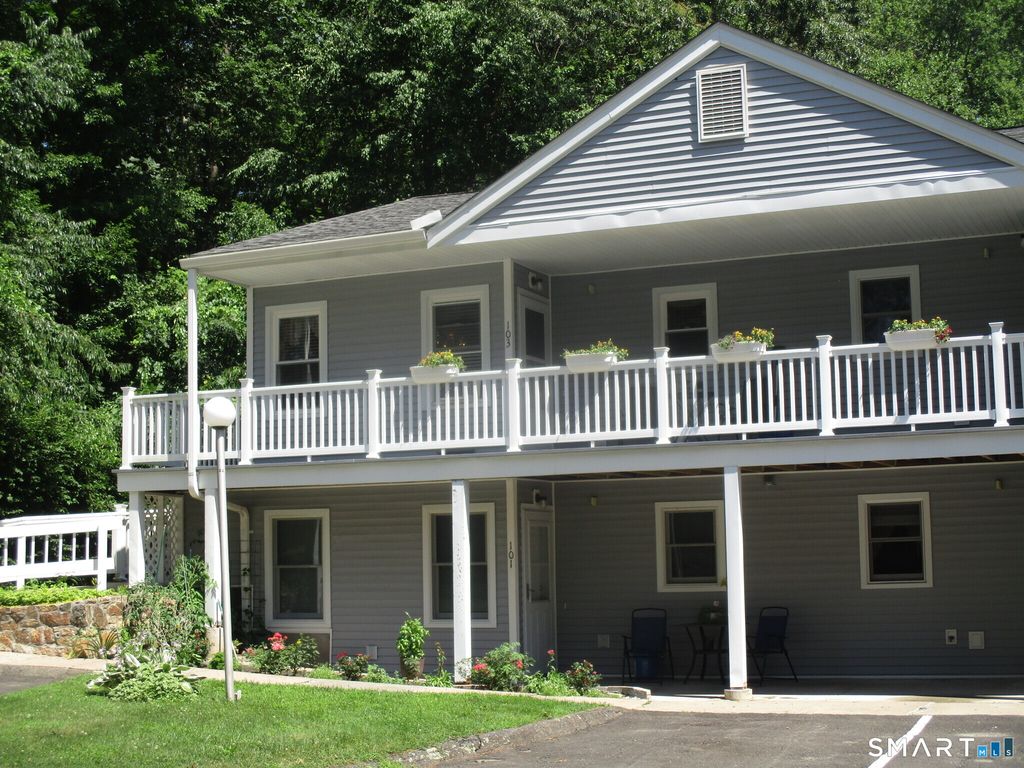 103 Hidden Knolls Circle 103, Monroe, CT 06468