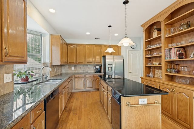 2712 Brookside Lane, Mckinney, TX 75072