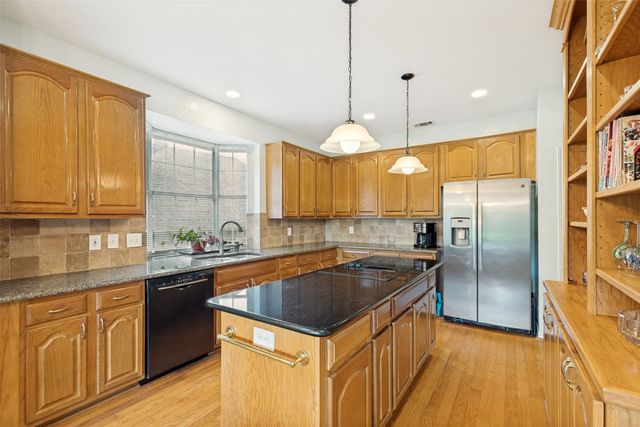 2712 Brookside Lane, Mckinney, TX 75072