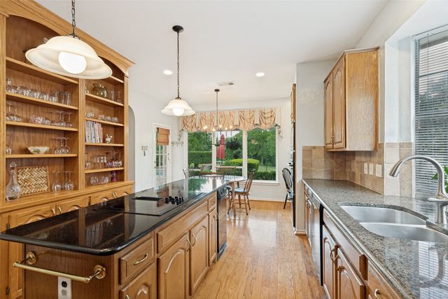 2712 Brookside Lane, Mckinney, TX 75072