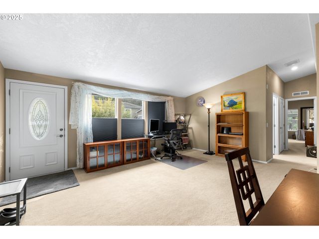 17747 S GREENFIELD Dr, Oregon City, OR 97045