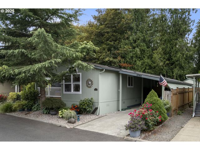 17747 S GREENFIELD Dr, Oregon City, OR 97045