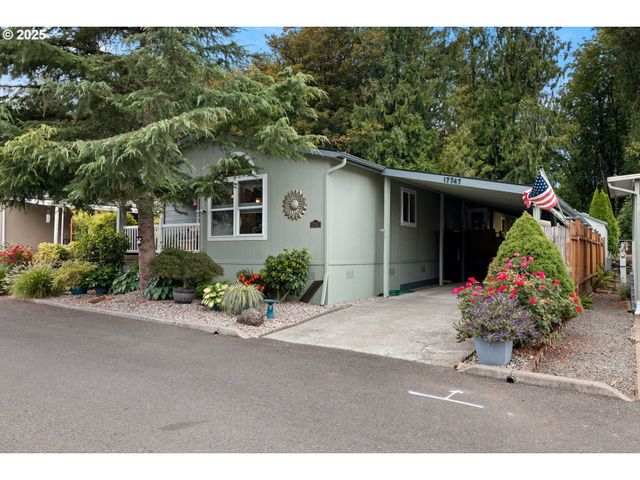 17747 S GREENFIELD Dr, Oregon City, OR 97045