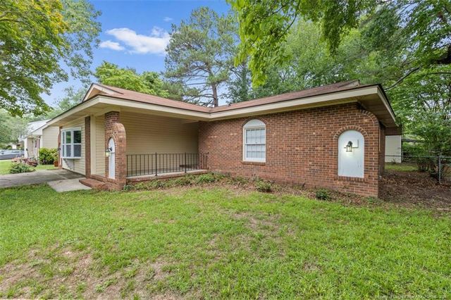 4704 Bent Pine Drive, Fayetteville, NC 28304