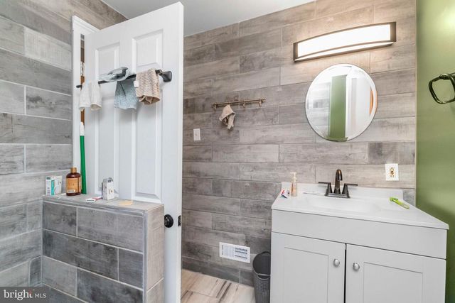 3636 PINE RD, Huntingdon Valley, PA 19006