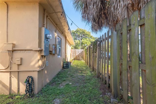 2621 SW 12th Ter, Fort Lauderdale, FL 33315