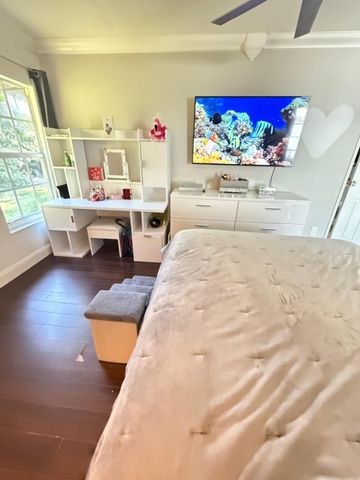 7024 NW 63rd Street, Tamarac, FL 33321