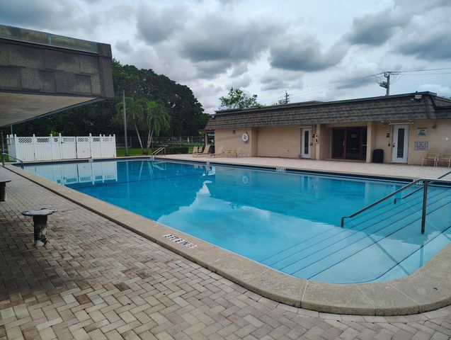 7024 NW 63rd Street, Tamarac, FL 33321