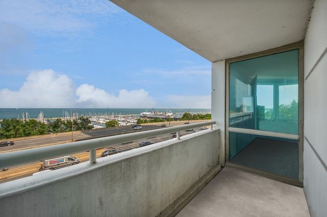 195 N Harbor Drive 203, Chicago, IL 60601