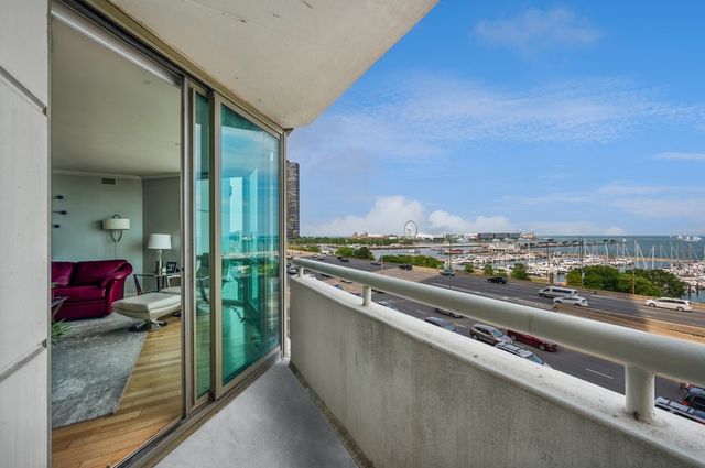 195 N Harbor Drive 203, Chicago, IL 60601