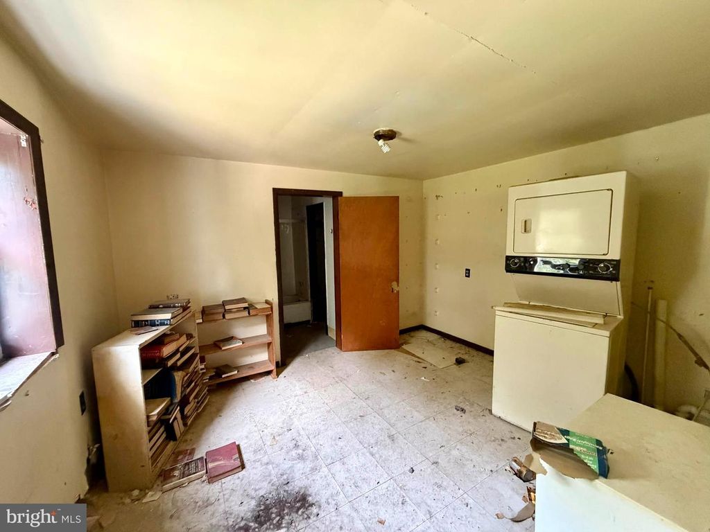 Image 17 of property listing at 2512 DULANY ST, Baltimore, MD 21223