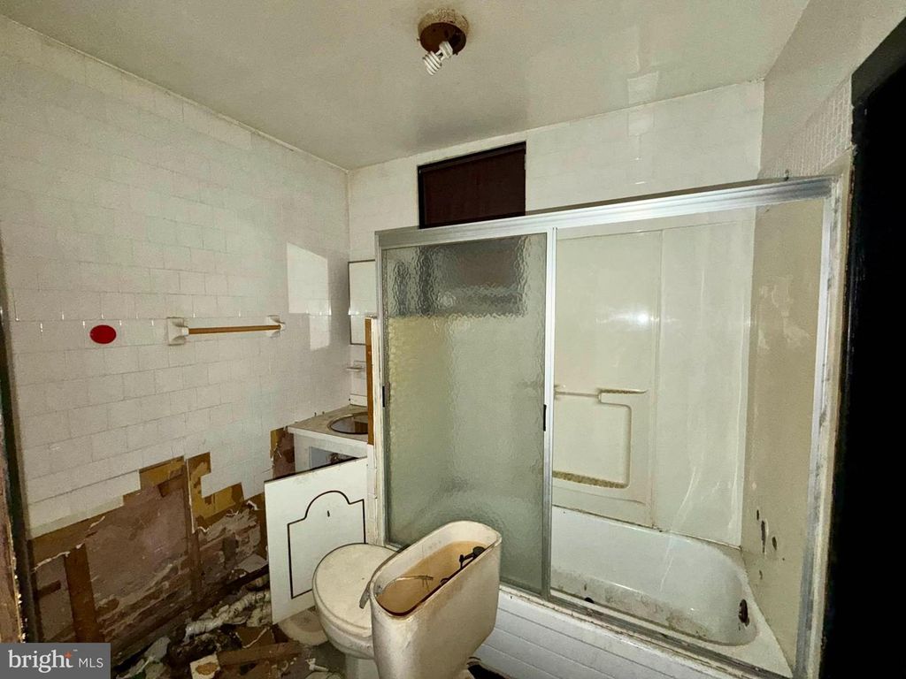 Image 18 of property listing at 2512 DULANY ST, Baltimore, MD 21223