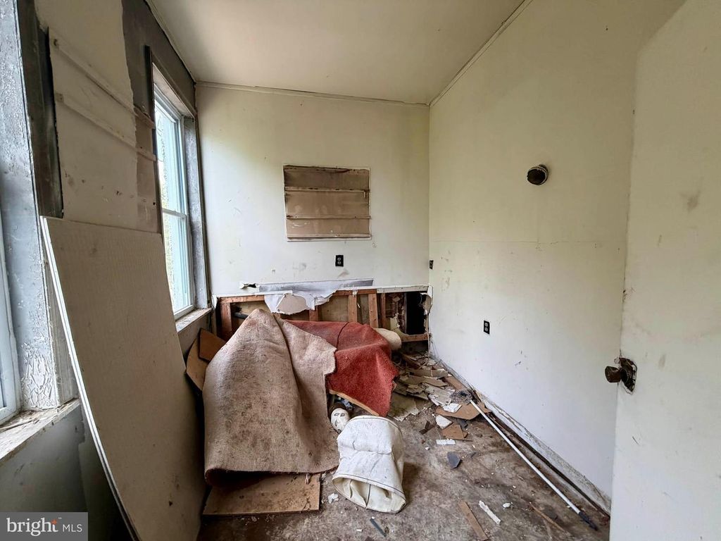 Image 20 of property listing at 2512 DULANY ST, Baltimore, MD 21223
